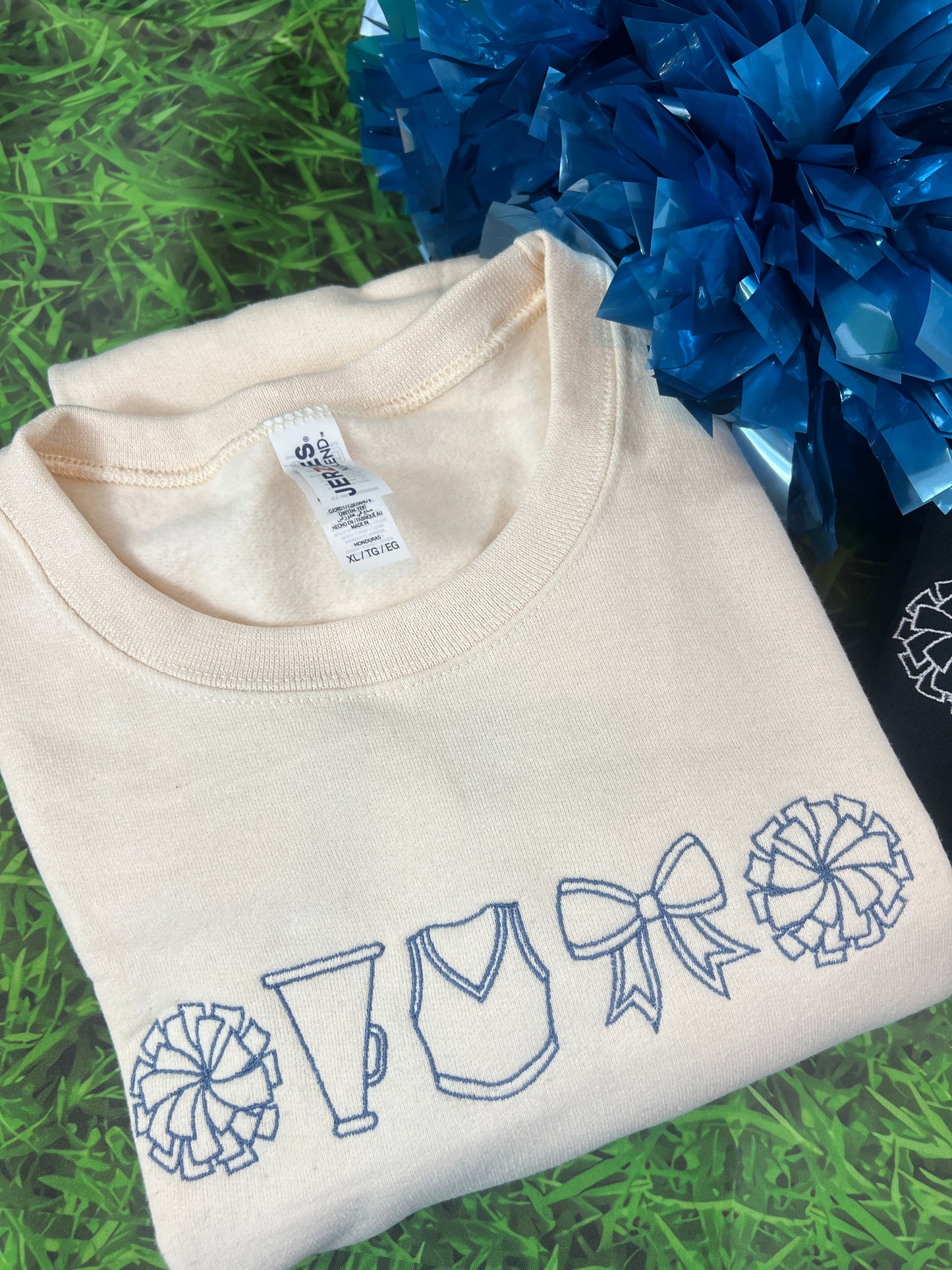 Cheer line crewneck